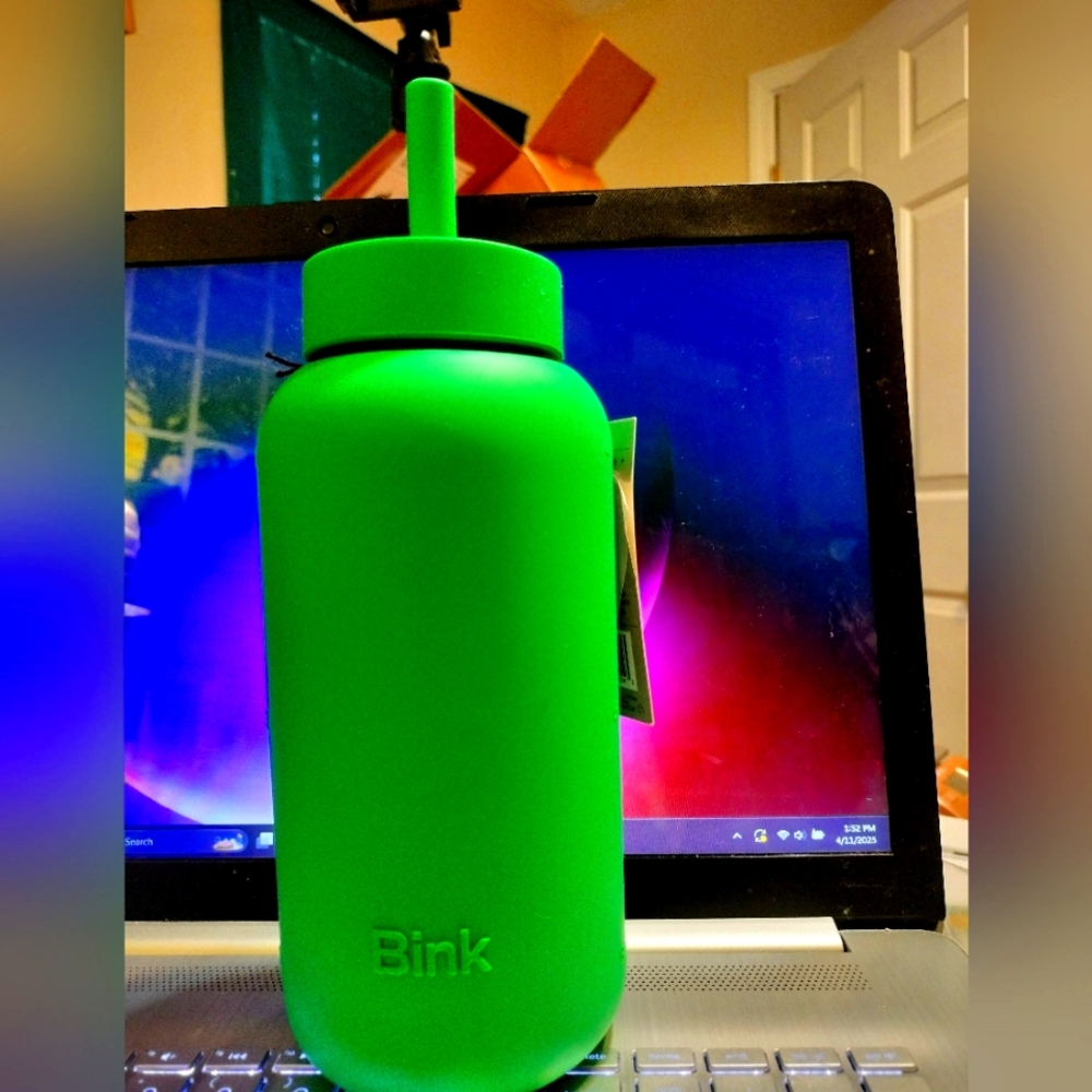Bink Green Water Bottle with Straw